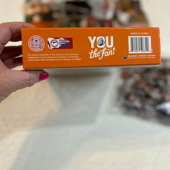 NWT Tennessee Vols 500 Piece Puzzle w/ Poster. Puzzle is unopened. - Picture 3 of 3